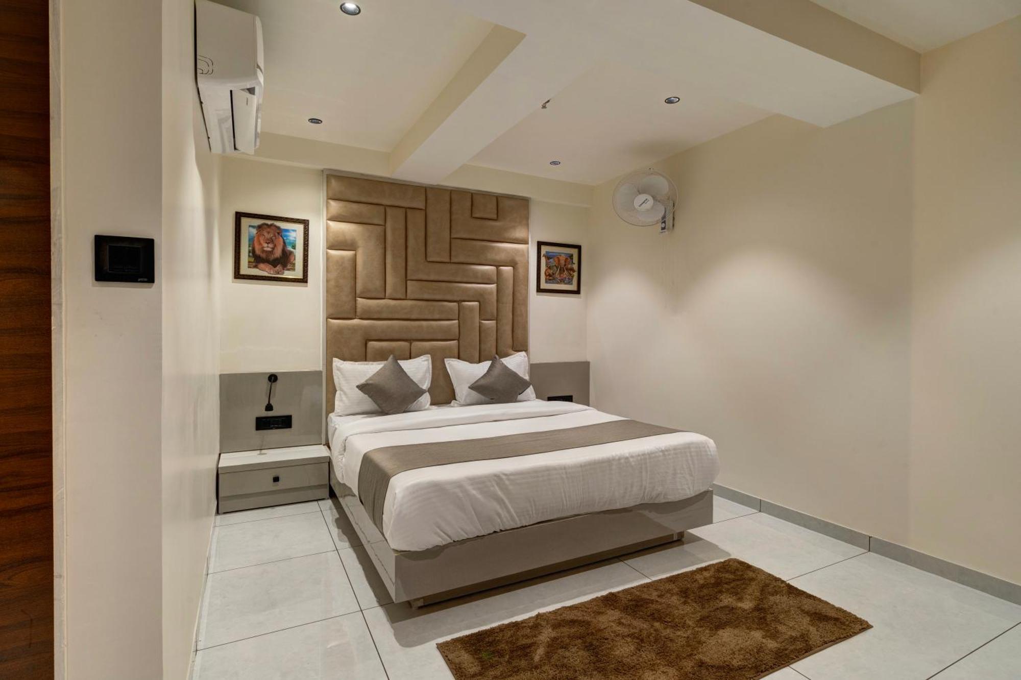 Hotel Shrimad Villa Гандинагар Экстерьер фото
