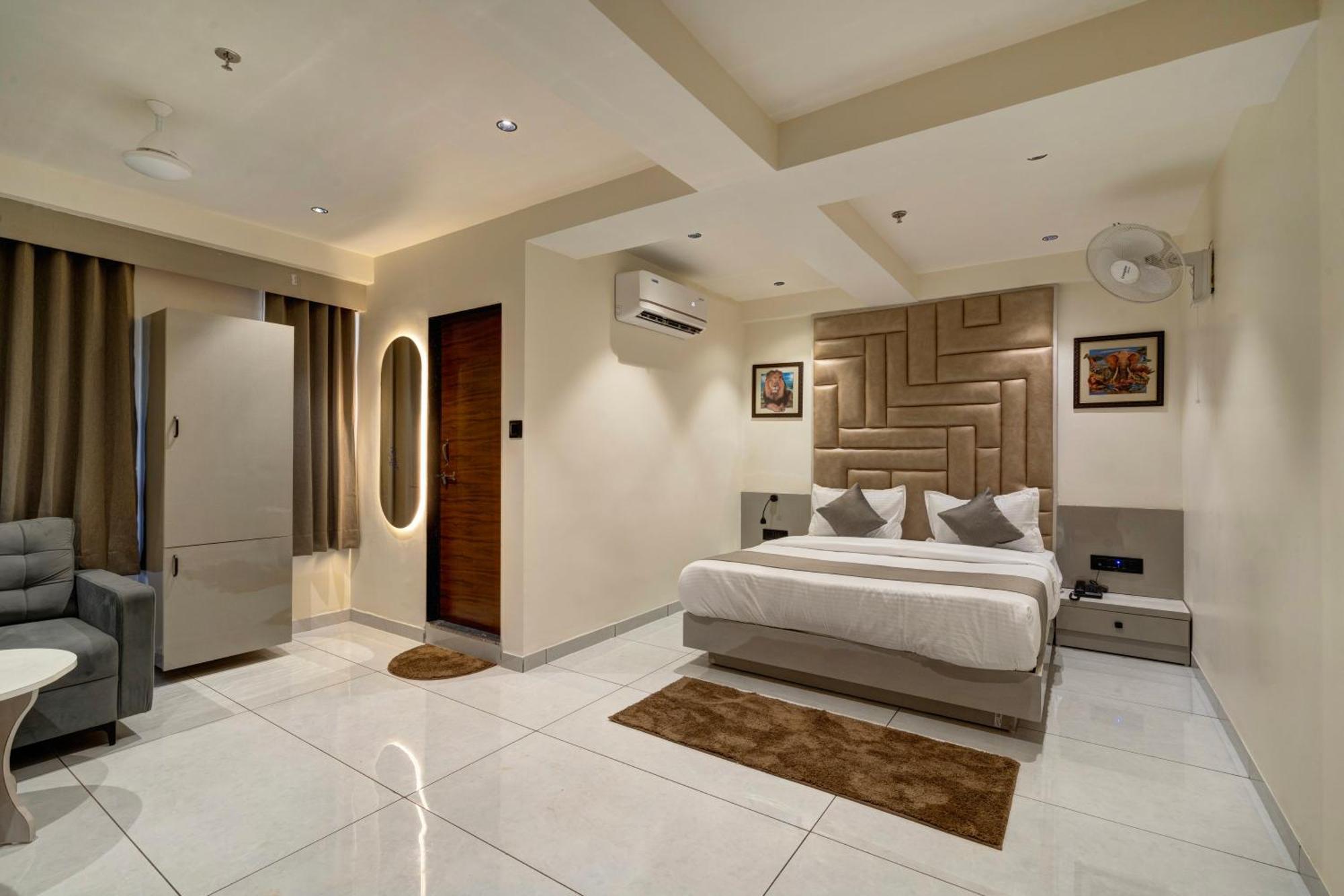 Hotel Shrimad Villa Гандинагар Экстерьер фото