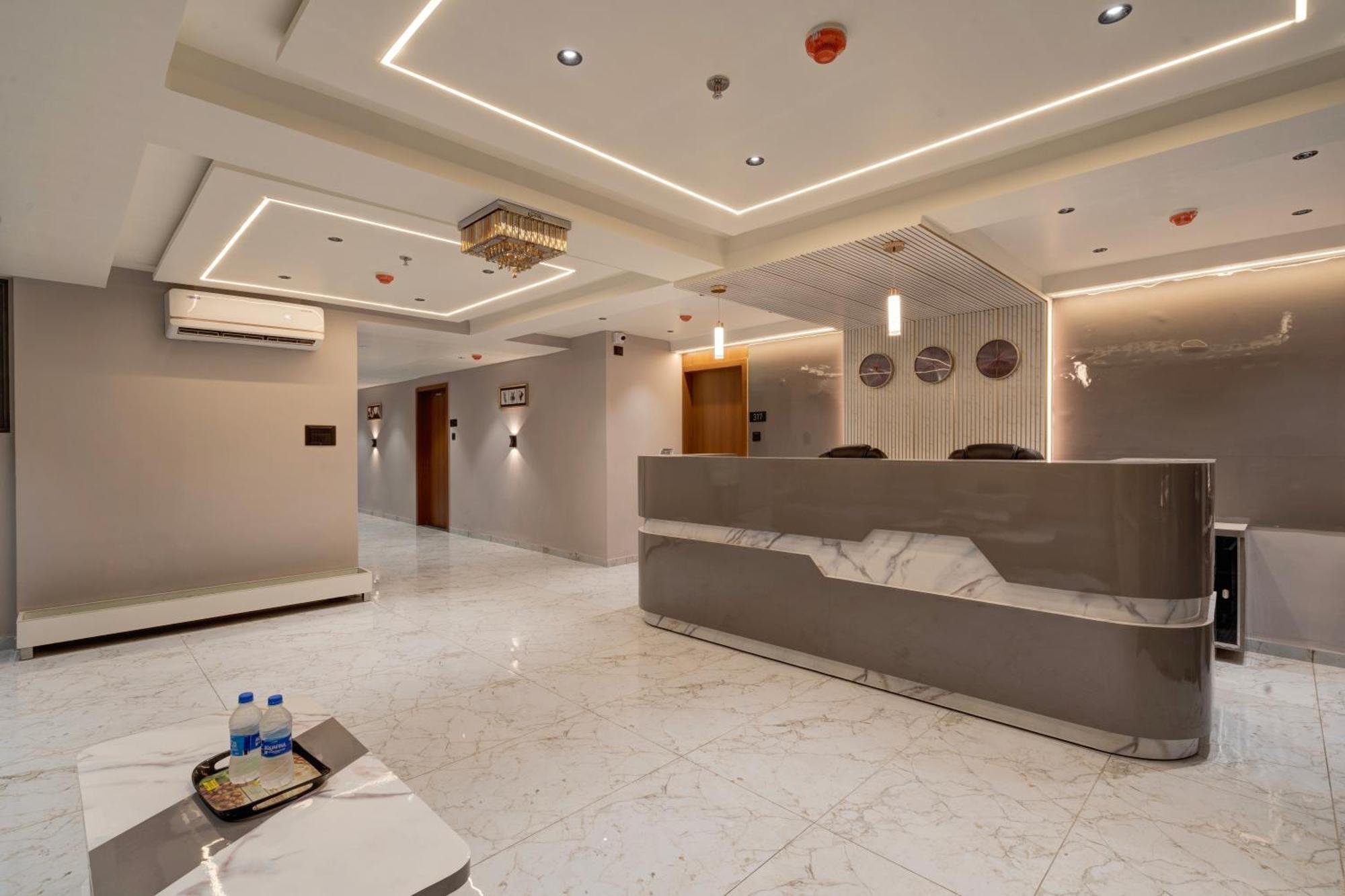 Hotel Shrimad Villa Гандинагар Экстерьер фото