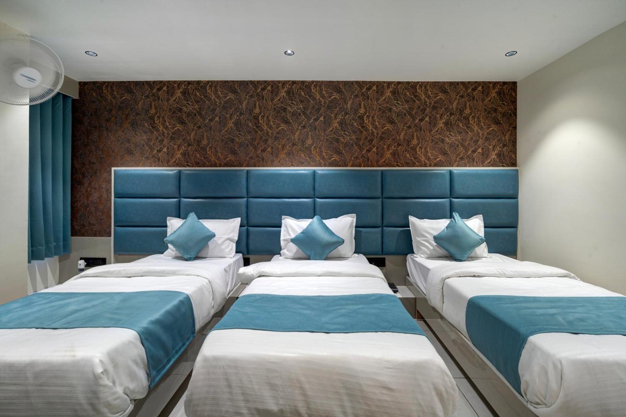 Hotel Shrimad Villa Гандинагар Экстерьер фото