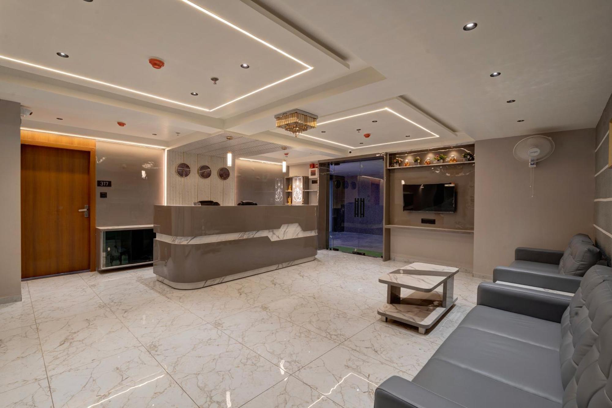 Hotel Shrimad Villa Гандинагар Экстерьер фото